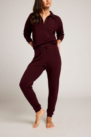 Club Jogger in Garnet